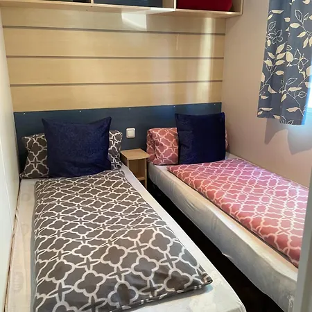 Les Mobilhomes D'edit - Pour 2 A 12 Personnes Feriehus
